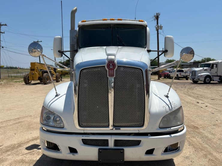 2016-kenworth-t660-image-2