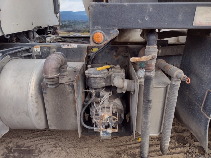 peterbilt-567-image-32