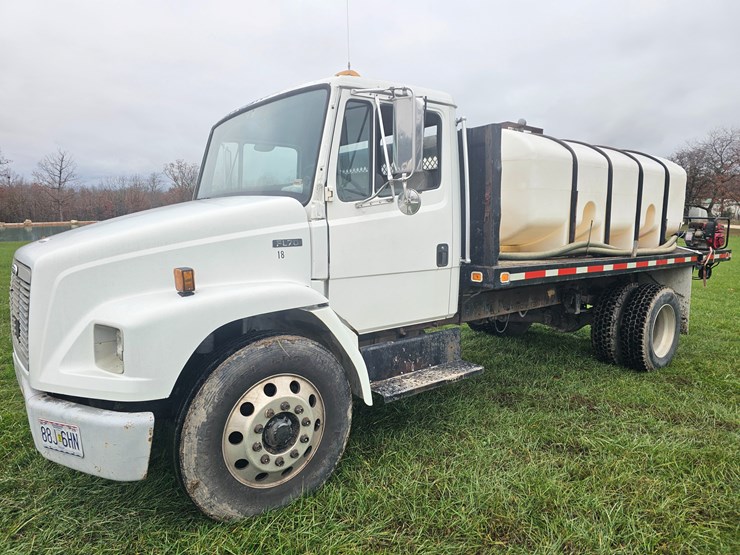 freightliner-fl60-image-3