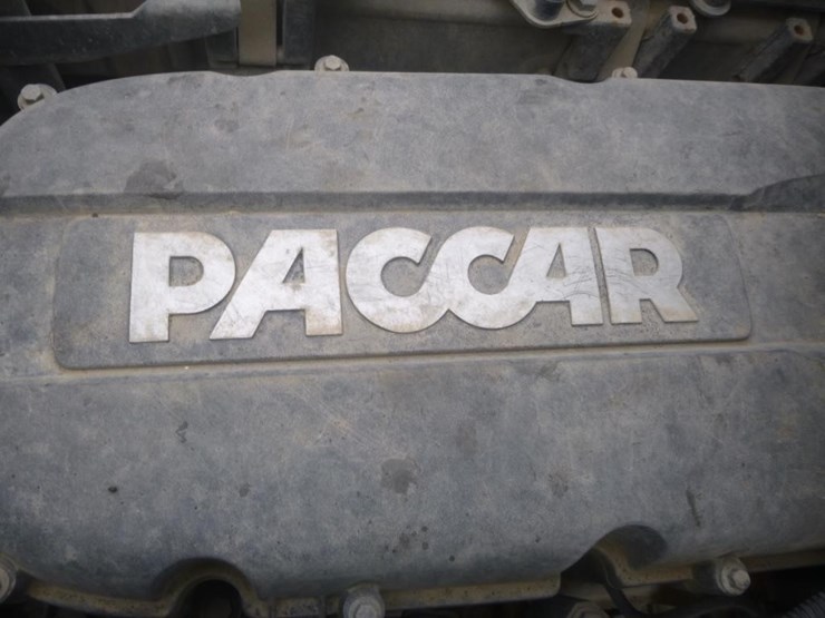 2019-peterbilt-567-image-24