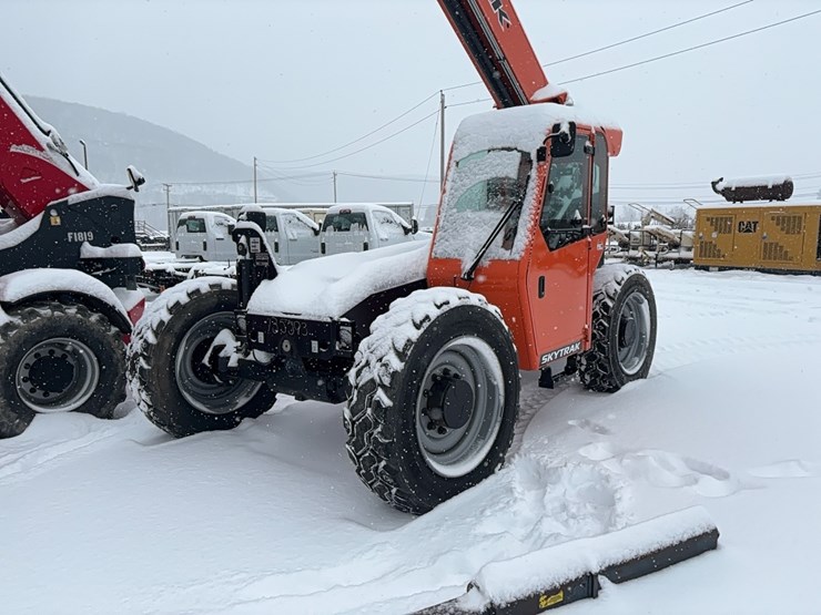 sky-trak-8042-image-2