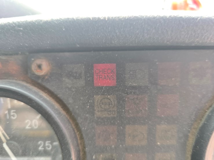 2003-peterbilt-320-image-53