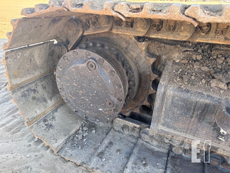 caterpillar-323-image-16