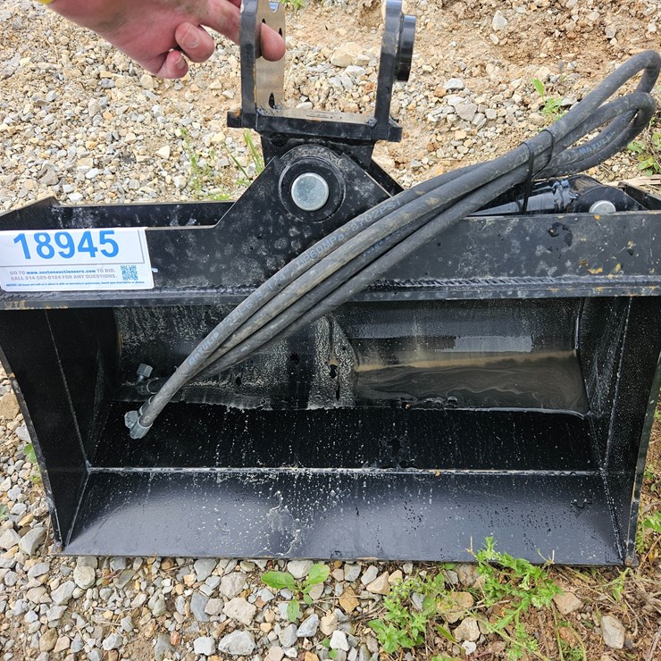 #18945 • 24" Bucket Mini Excavator Attachment