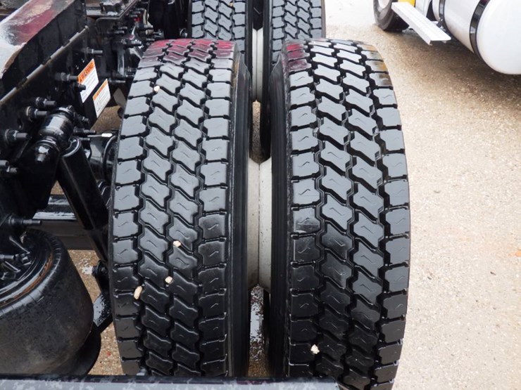 freightliner-cascadia-126-image-8