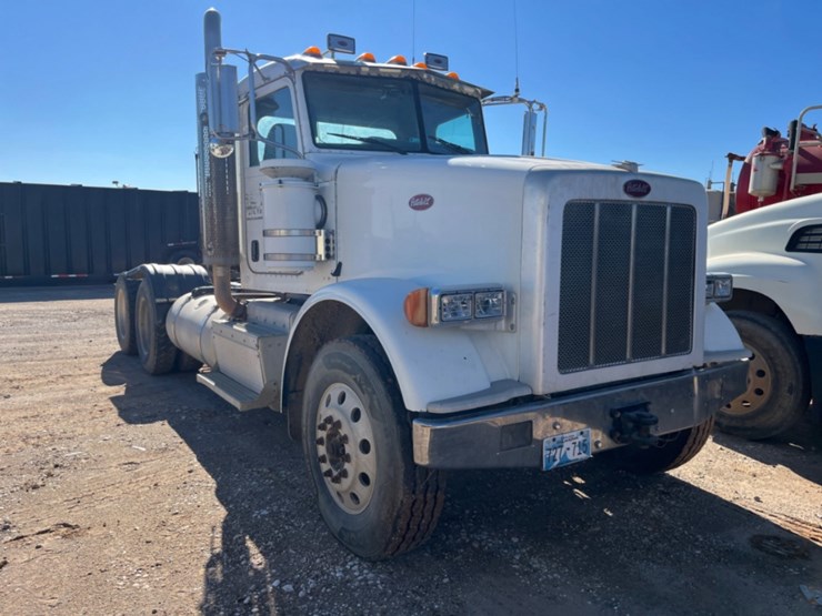 2012-peterbilt-367-image-3