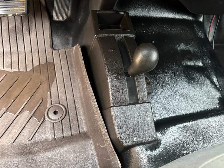 2017-chevrolet-3500hd-image-44