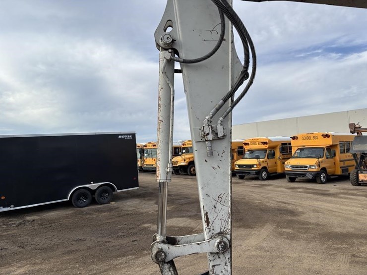 2014-takeuchi-tb290-image-17