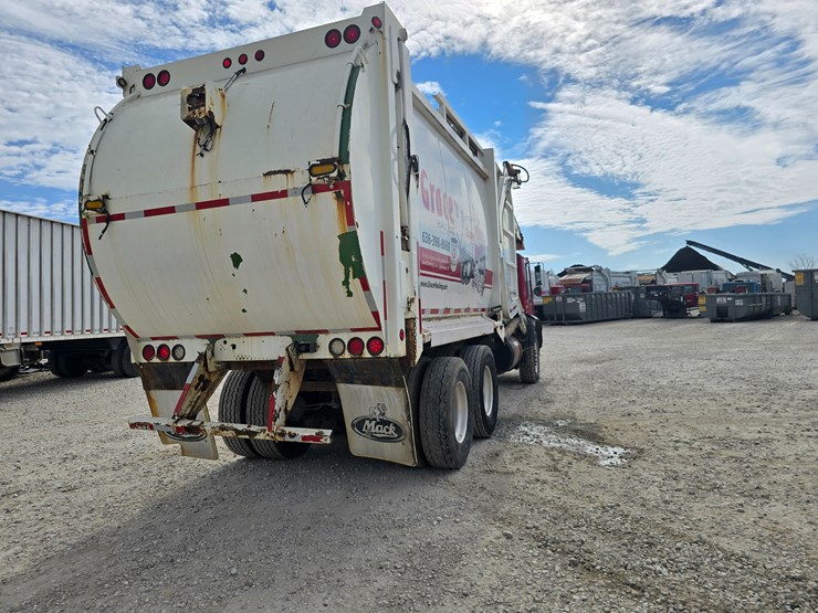 1996-mack-mr688s-image-25