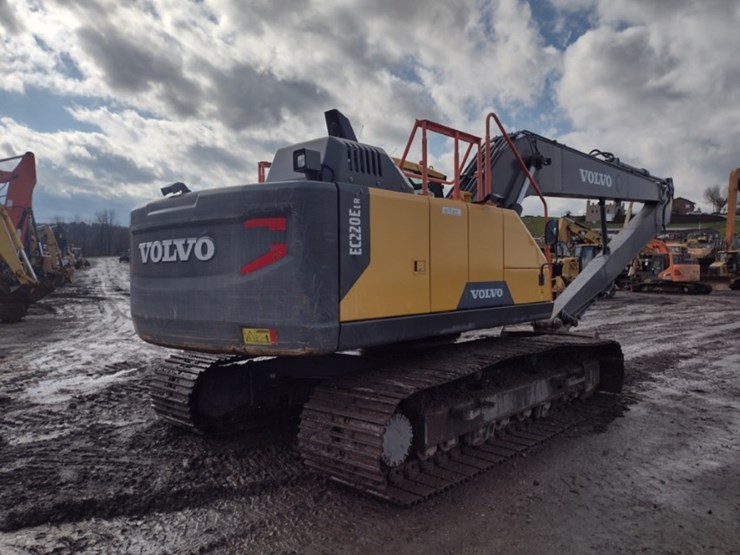 volvo-ec220e-lr-image-52