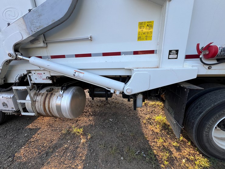 peterbilt-520-image-51