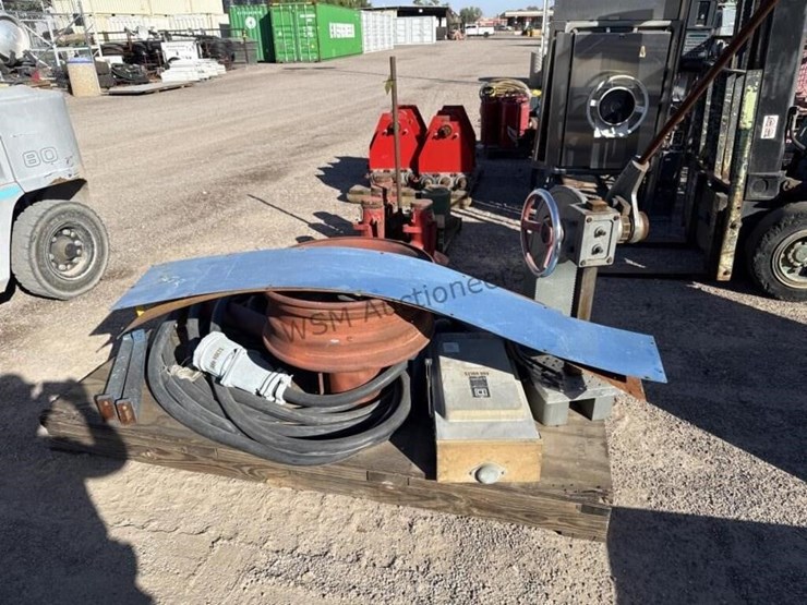 pallet-of-misc-image-3