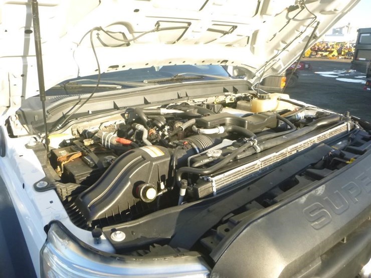 2011-ford-f550-image-16