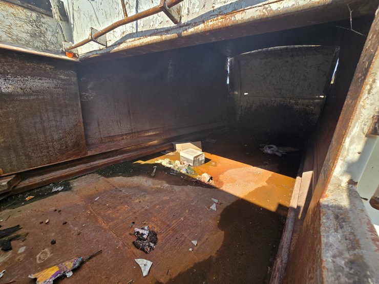 2003-peterbilt-320-image-89