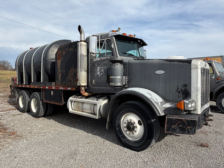 peterbilt-357-image-3