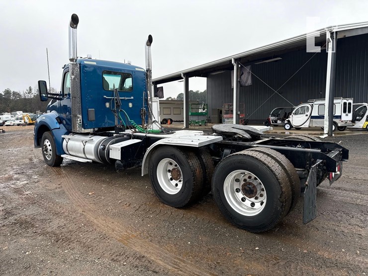 2015-kenworth-t880-image-3