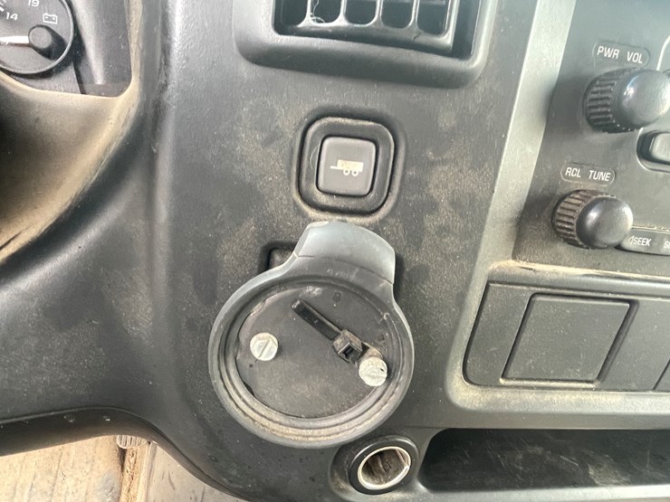 #1403-•-2005-chevy-cargo-van-(wi-title-in-delay)-image-56