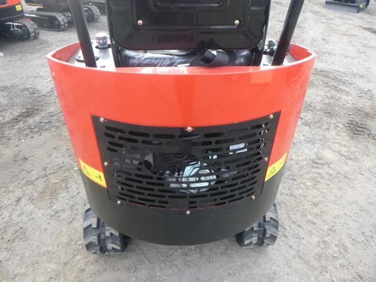 2025-vicsec-vc13-hydraulic-excavator-image-17