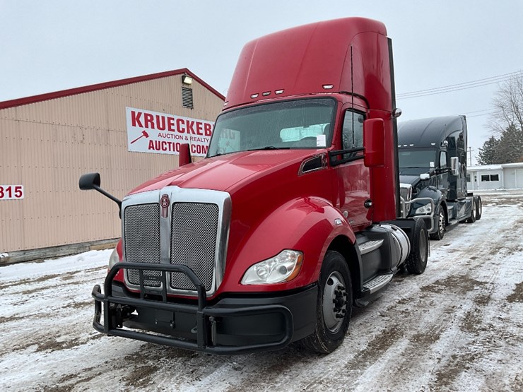 2019-kenworth-t680-image-1
