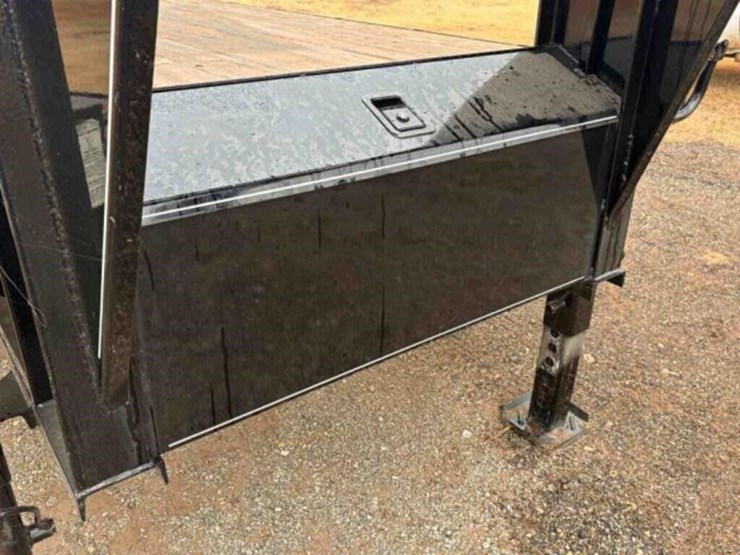 2022-titan-trailer-image-5