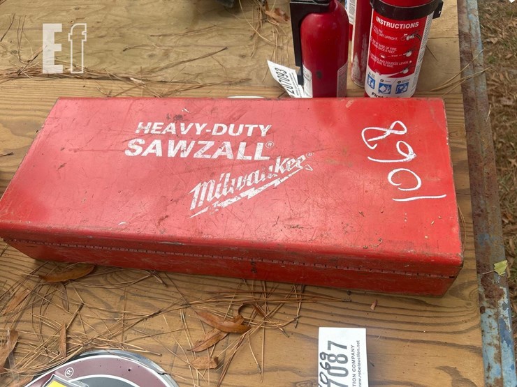 milwaukee-sawzall-w/-case-image-1