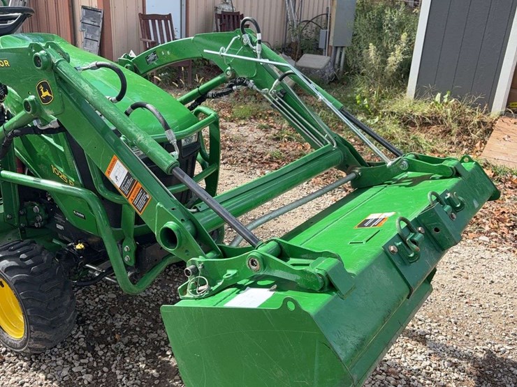 2023-john-deere-1025r-image-14