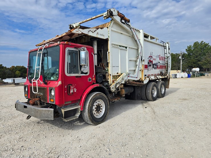 1996-mack-mr688s-image-4