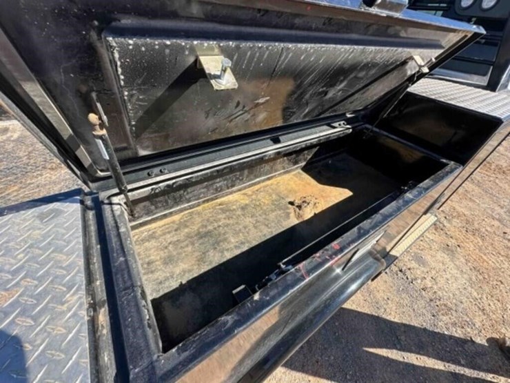 2024-ford-f350dually-1-ton-image-26