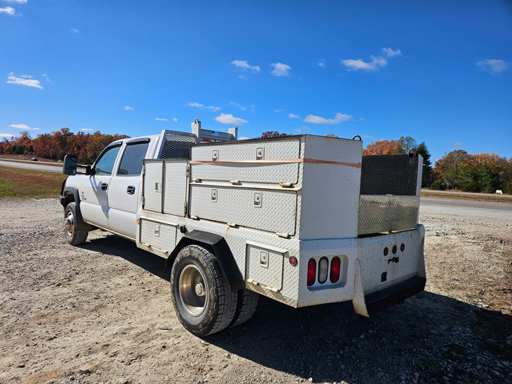 chevrolet-silverado-3500-image-11