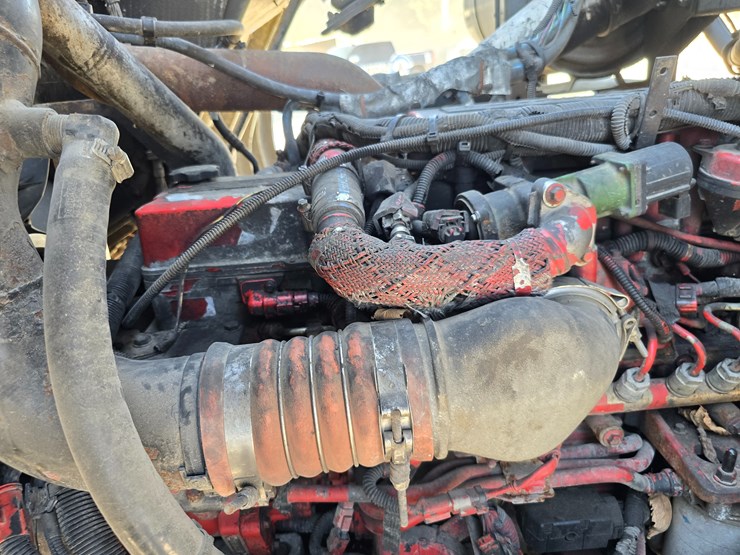 2013-peterbilt-320-image-72