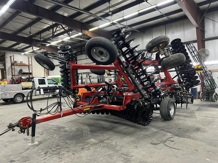 case-ih-true-tandem-330-turbo-image-1