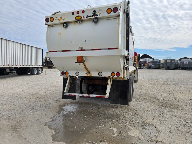 2003-peterbilt-320-image-24