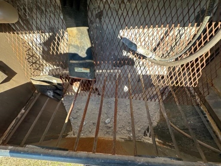 4'-sandblasting-cabinet-image-3