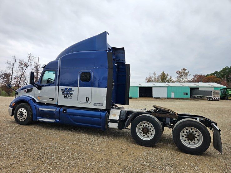 peterbilt-579-image-10