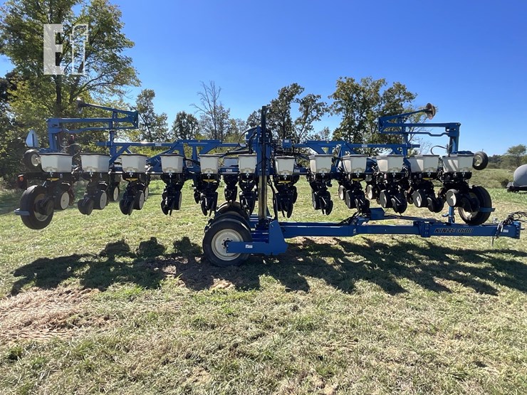 2013-kinze-3600-image-6