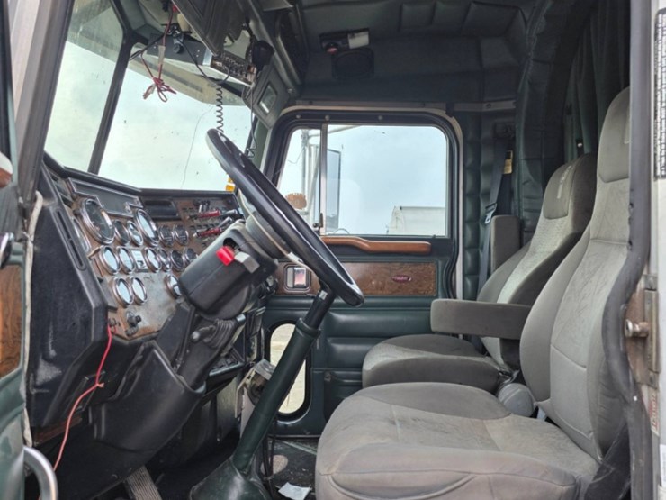 peterbilt-379-image-6