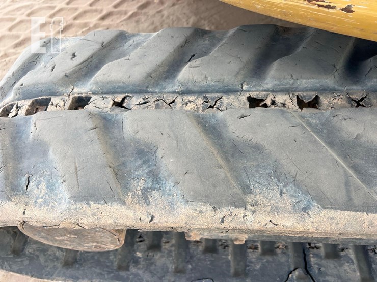 2017-caterpillar-305e2-cr-image-19