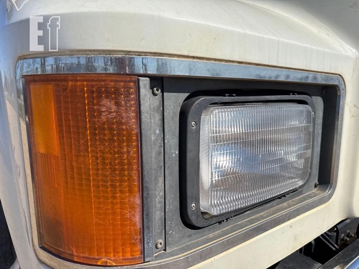 2015-mack-pinnacle-chu613-image-18