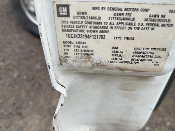 2003-chevrolet-3500-image-15