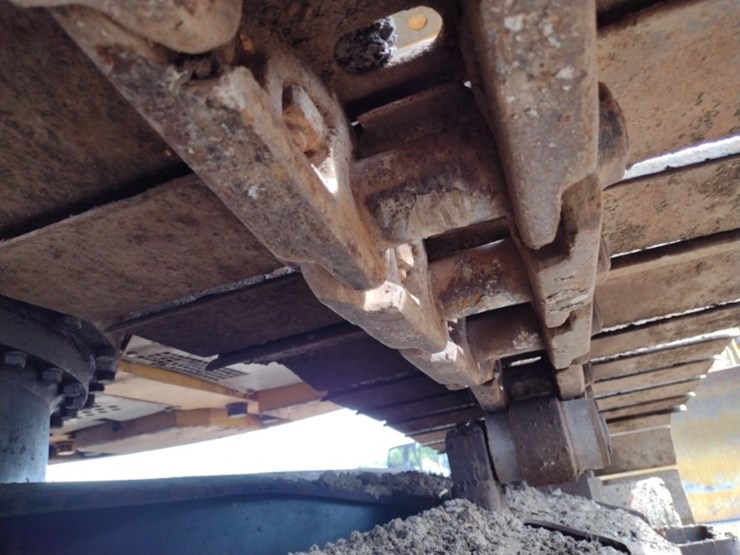 deere-225d-lc-image-40