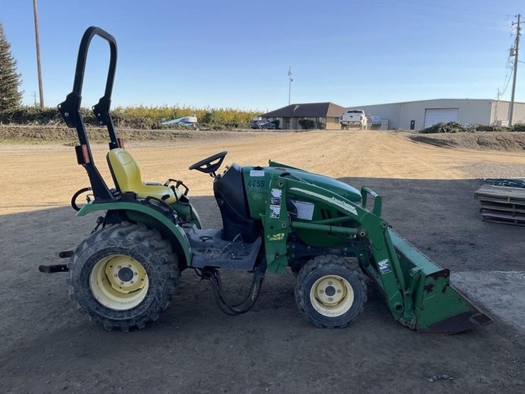 john-deere-2320-image-2