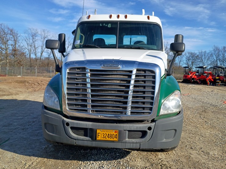 freightliner-cascadia-125-image-16