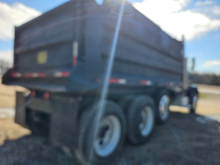 peterbilt-379-image-17