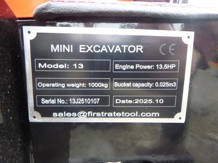 2025-vicsec-vc13-hydraulic-excavator-image-28