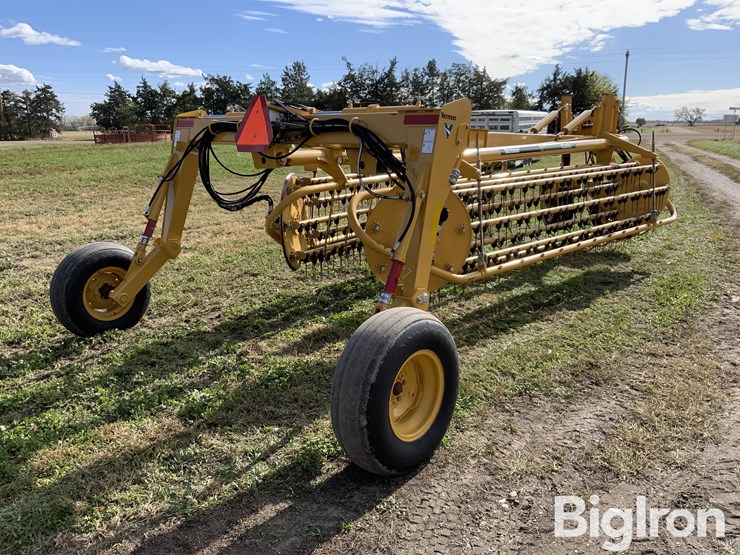 2012-vermeer-r2800-image-5