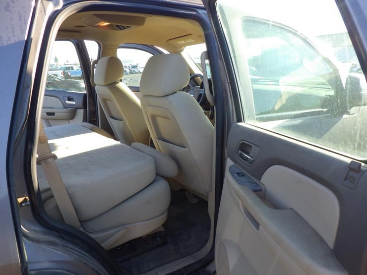 2014-chevrolet-tahoe-image-8