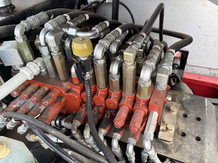 2014-takeuchi-tb290-image-47