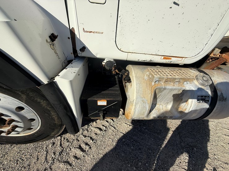 mack-r686st-image-45