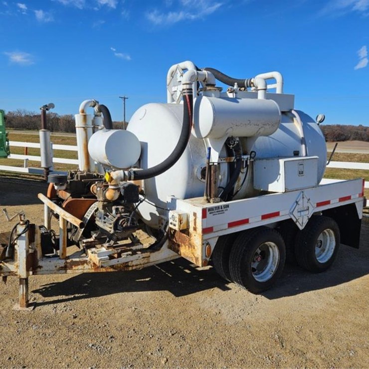 #3272 • 1983 Presvac Systems Sewer Vac