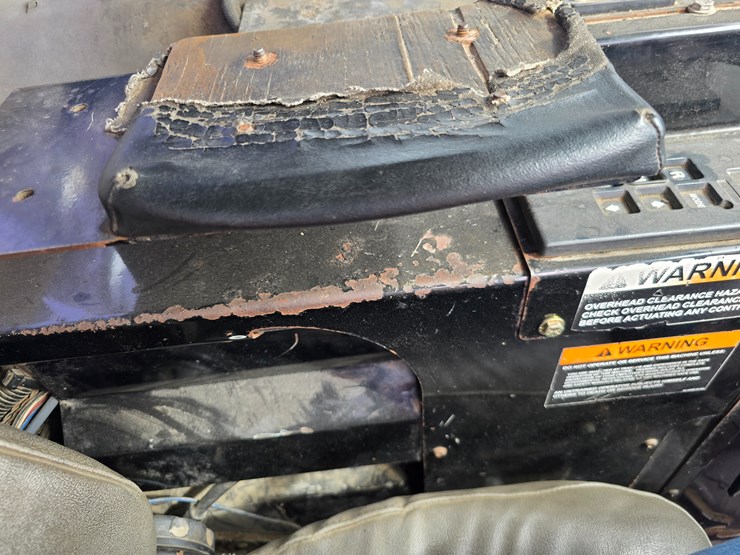 2003-peterbilt-320-image-67